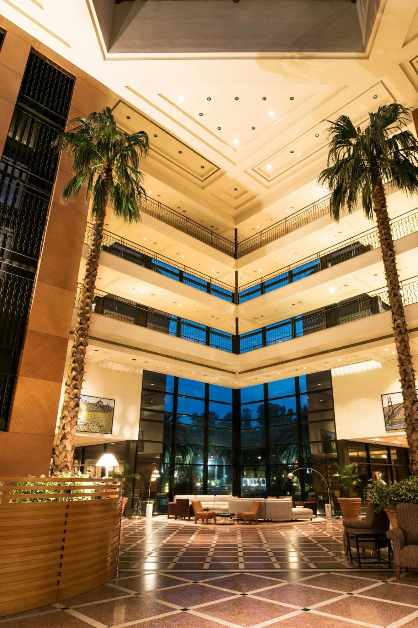 Sheraton Pilar Hotel & Convention Center Exteriér fotografie