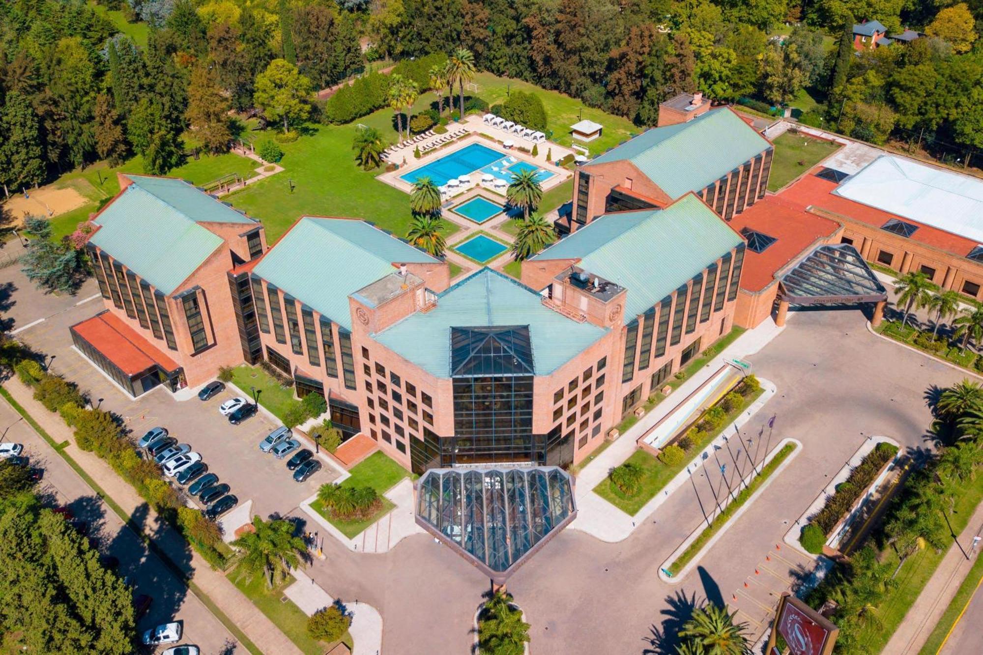 Sheraton Pilar Hotel & Convention Center Exteriér fotografie